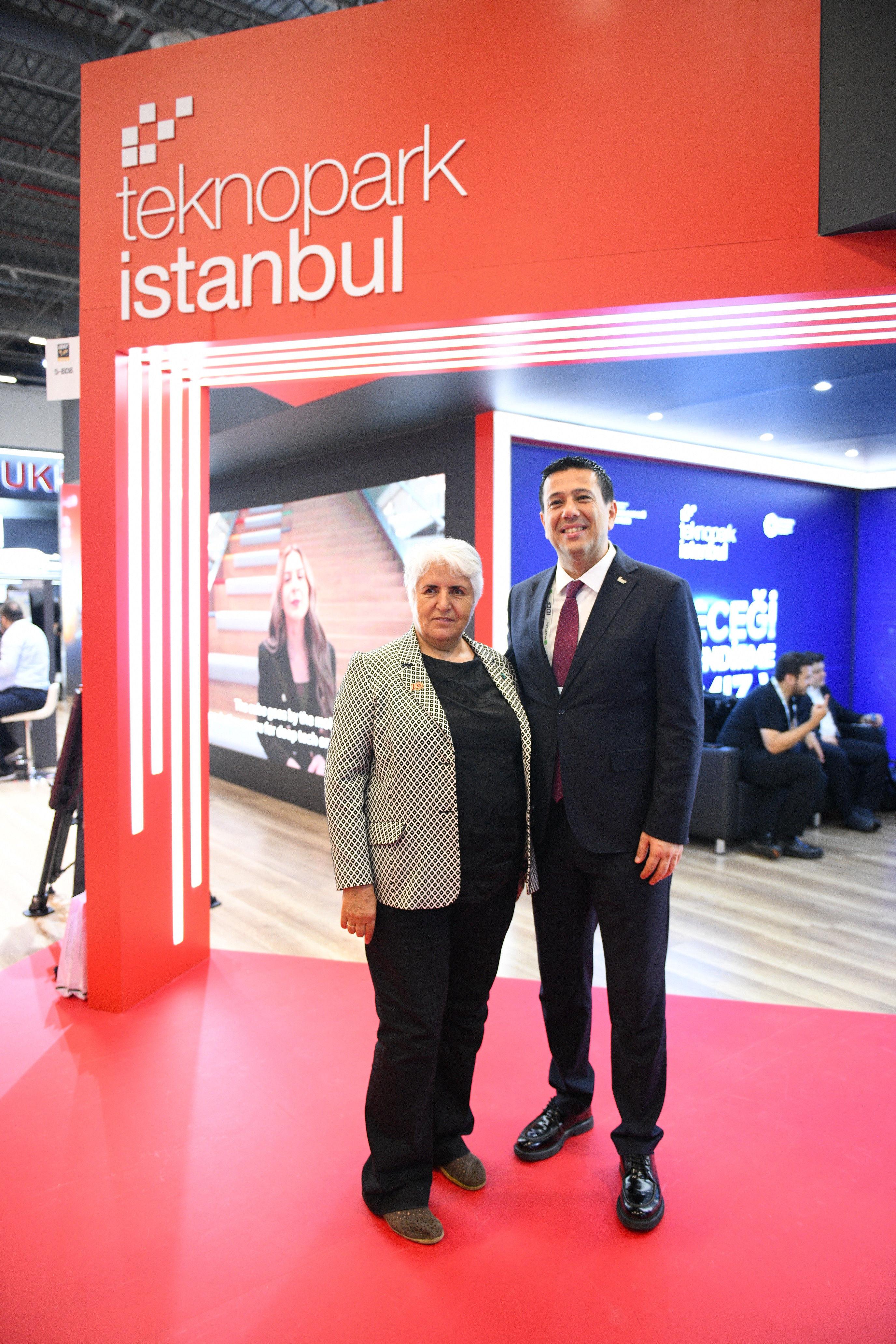 Ms. Fikriye Balcı, President of the Balcı Foundation, the founding foundation of Istanbul Rumeli University, visited the Teknopark Istanbul stand at the IDEF2025 fair.